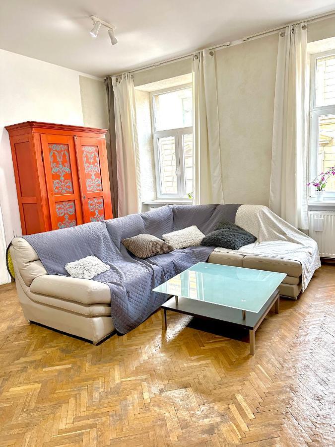Charming Apartament City Center Тимишоара Екстериор снимка